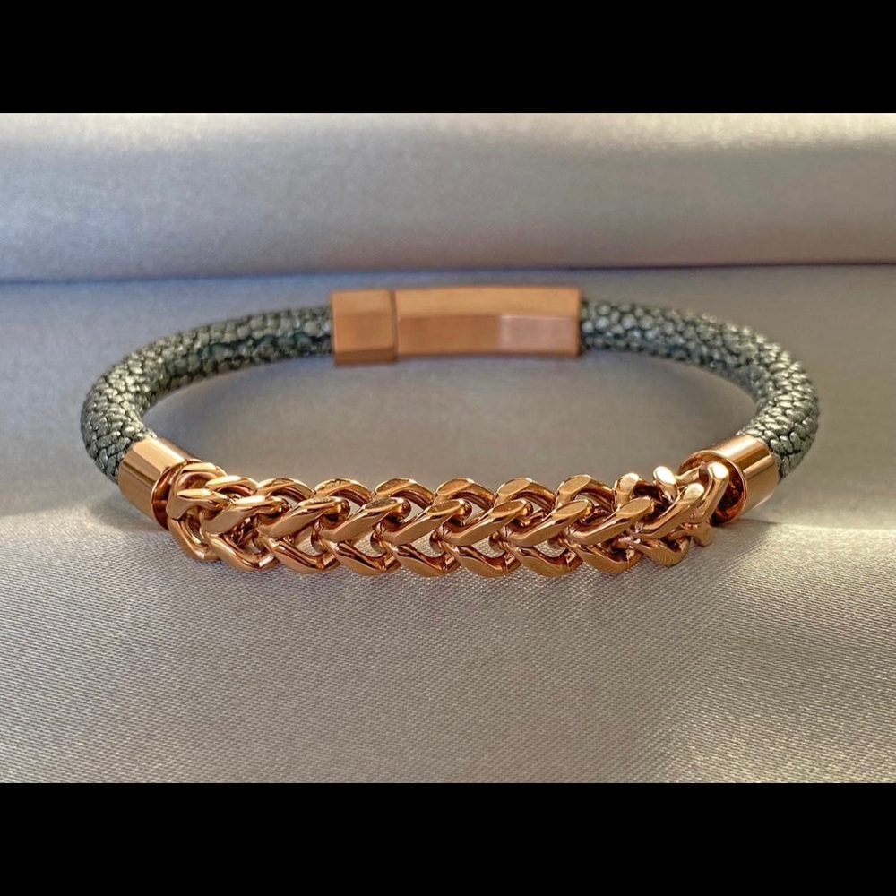 Stingray Rose Gold Braceler
